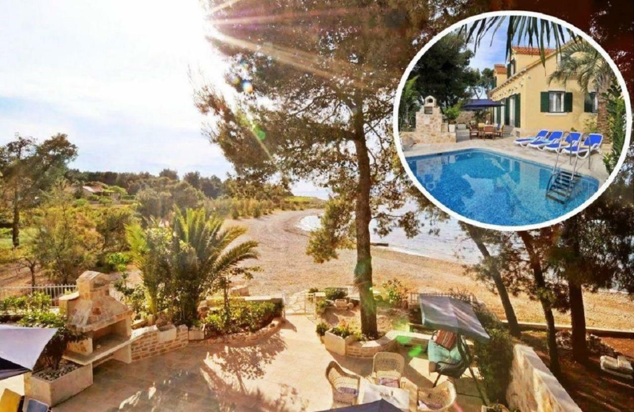Deluxe Villa Sirena On The Beach With Pool Supetar Eksteriør bilde