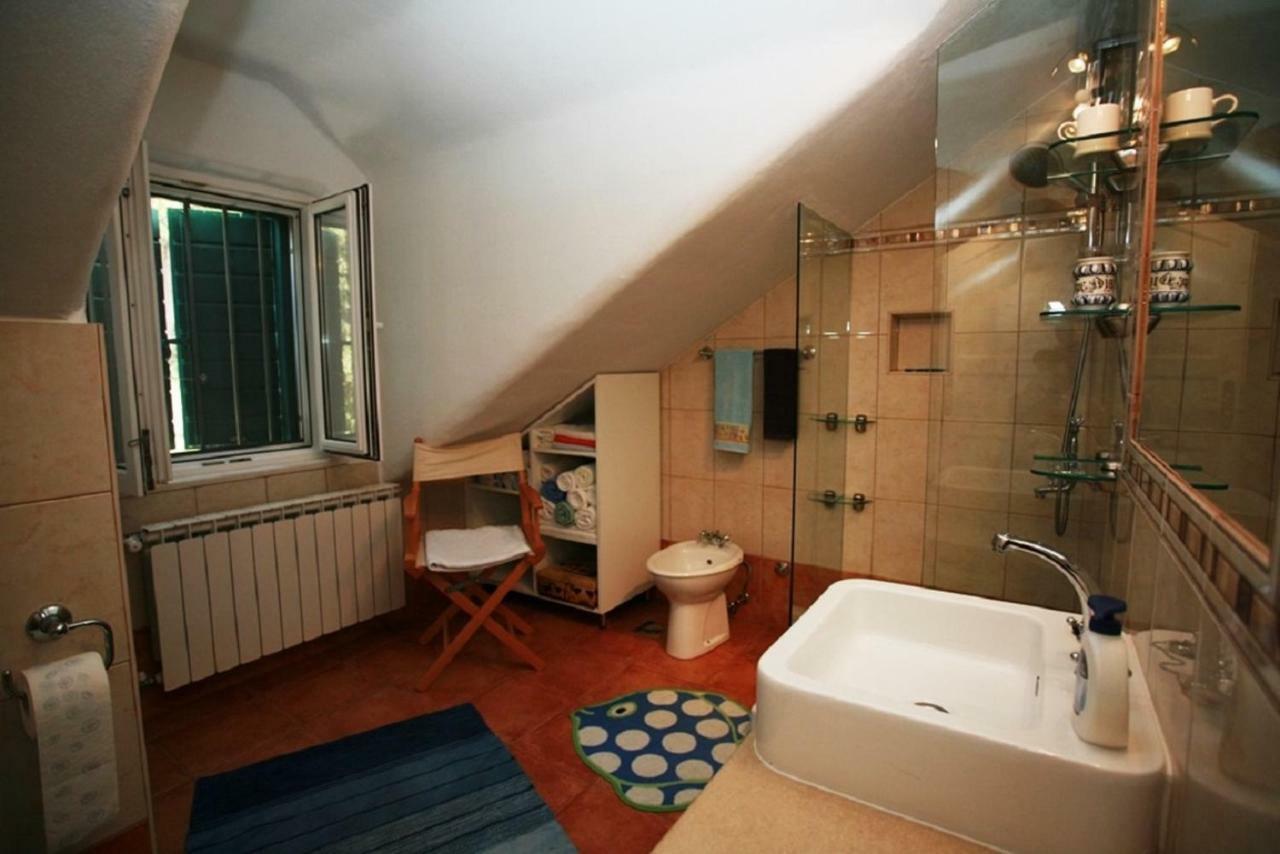 Deluxe Villa Sirena On The Beach With Pool Supetar Eksteriør bilde