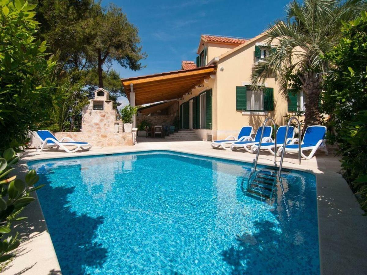 Deluxe Villa Sirena On The Beach With Pool Supetar Eksteriør bilde
