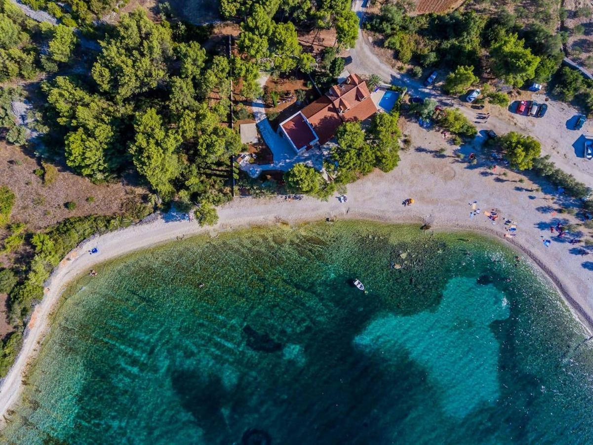 Deluxe Villa Sirena On The Beach With Pool Supetar Eksteriør bilde